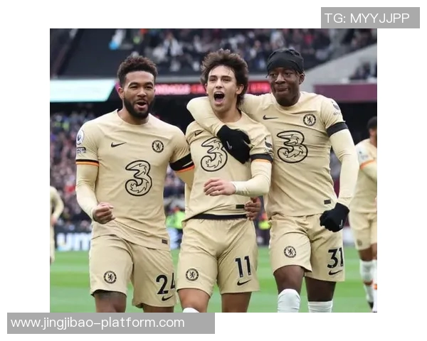 切尔西与巴黎圣日耳曼友谊赛战平绝杀瞬间引发全场热烈反响