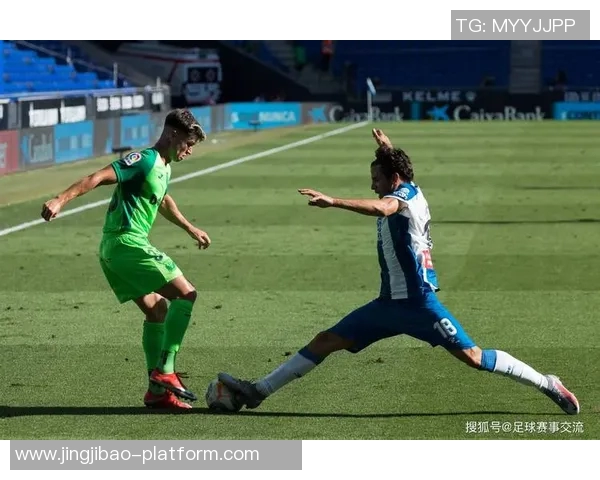 西甲赛场惊现冷门尤文图斯3-0力克本菲卡神扑瞬间震撼全场